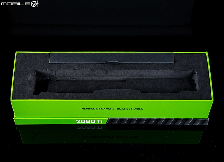 NVIDIA GeForce RTX2080Ti&RTX2080 FE版顯示卡開箱