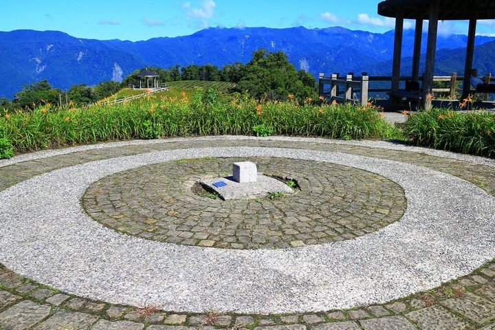 太麻里金針山花季遊