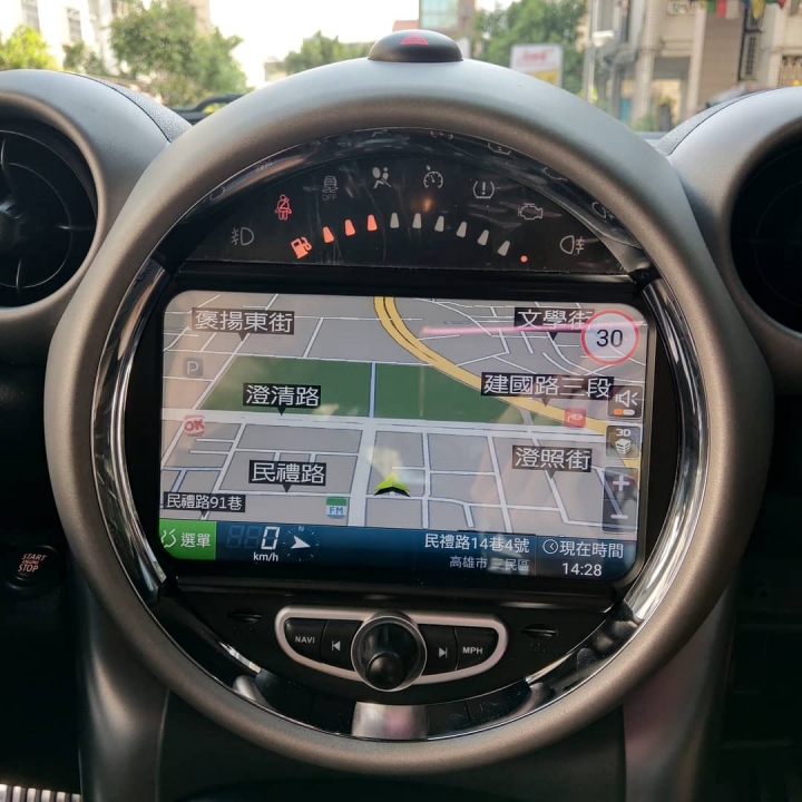 開箱- MINI 2011 Countryman 專用安卓機