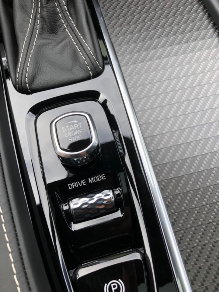 XC90 T5R試乘 跑車座椅或是通風座椅 煩請給建議