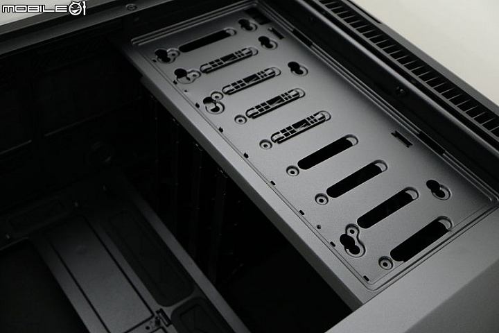 質感美型 Fractal Design R6 Black TG 靜音機殼王者開箱