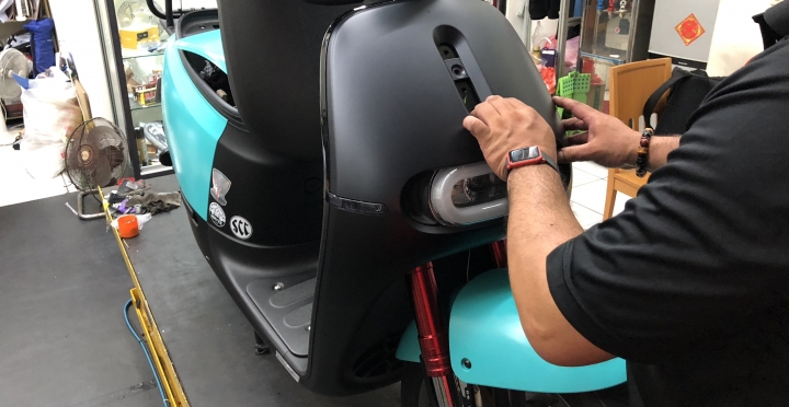 我的 gogoro S2 變裝日誌:烤漆、包膜、水轉印?大亂鬥!