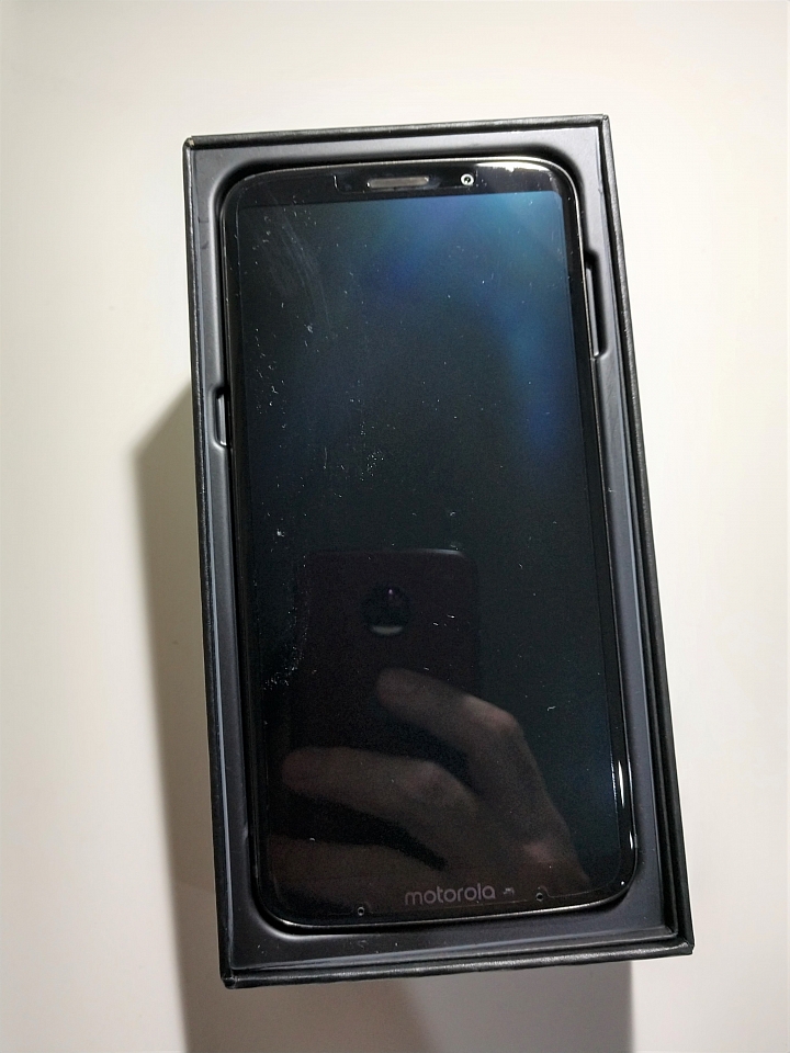 Motorola Z3 開箱