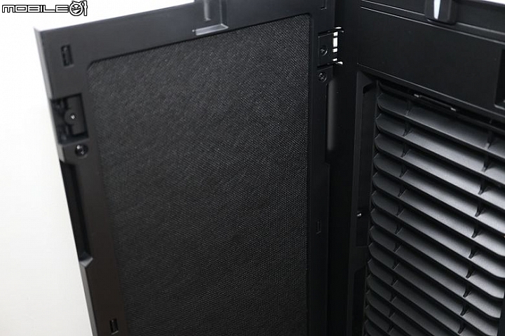 質感美型 Fractal Design R6 Black TG 靜音機殼王者開箱