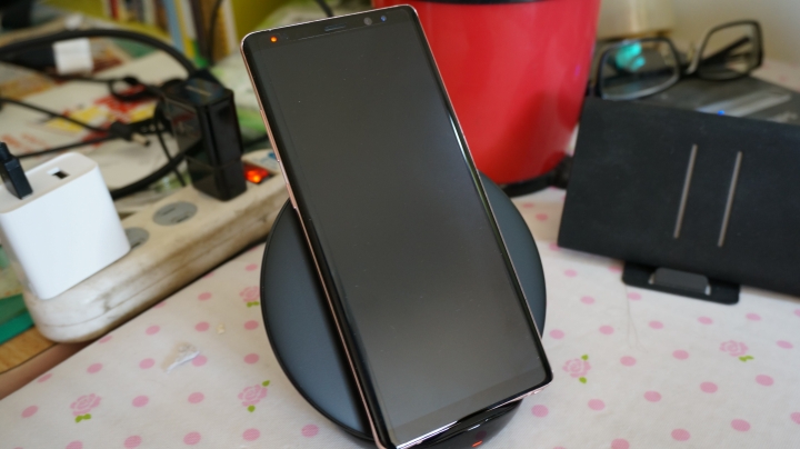 三星無線充電盤開箱(EP-N5100)
