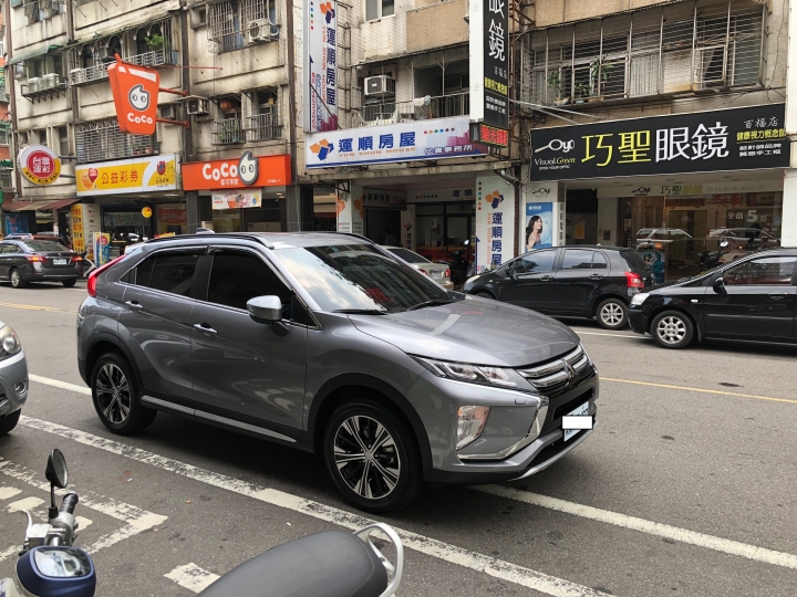日蝕 傳奇躍進版 開箱 終於名下有台百萬好車 acc carpaly有厲害到