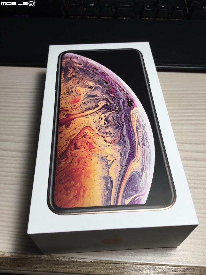 IPHONE XS MAX 金 開箱 (安兔兔跑分)