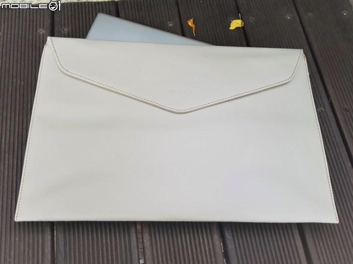 (開箱) 13吋螢幕塞11吋機身ASUS VivoBook S330UN 閃漾金