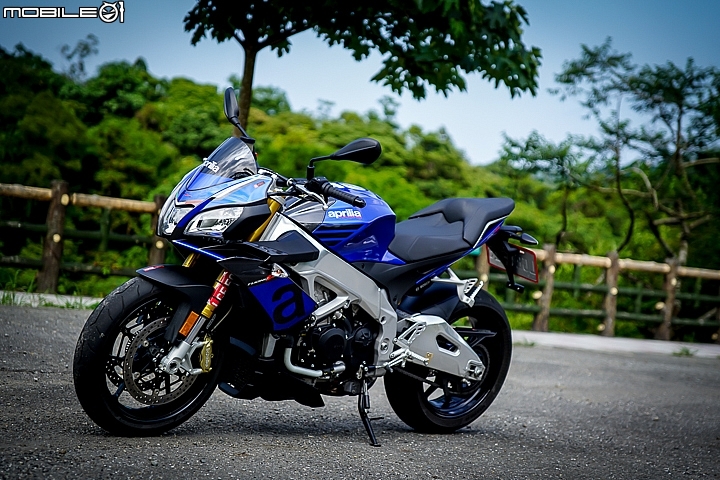 aprilia Tuono V4 RR 試駕 跑車靈魂裸裝上路