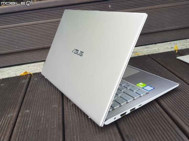 (開箱) 13吋螢幕塞11吋機身ASUS VivoBook S330UN 閃漾金