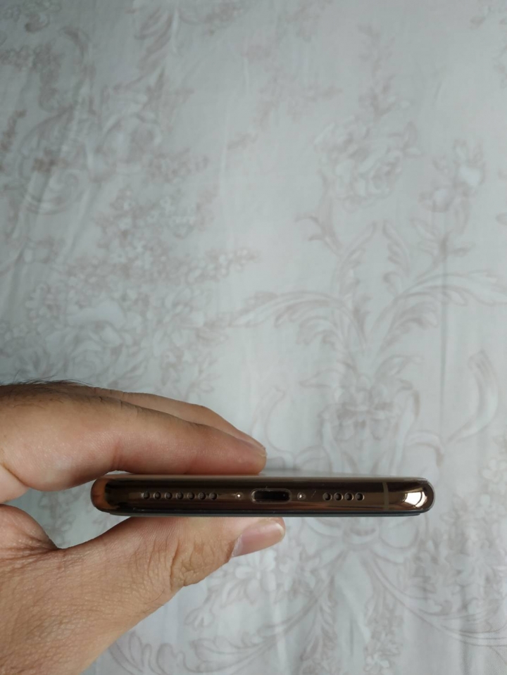 iPhone XS MAX 金色開箱