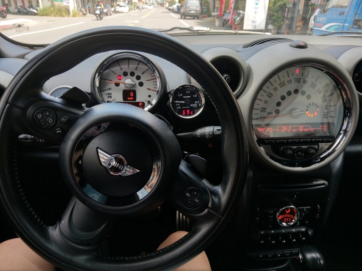 開箱- MINI 2011 Countryman 專用安卓機