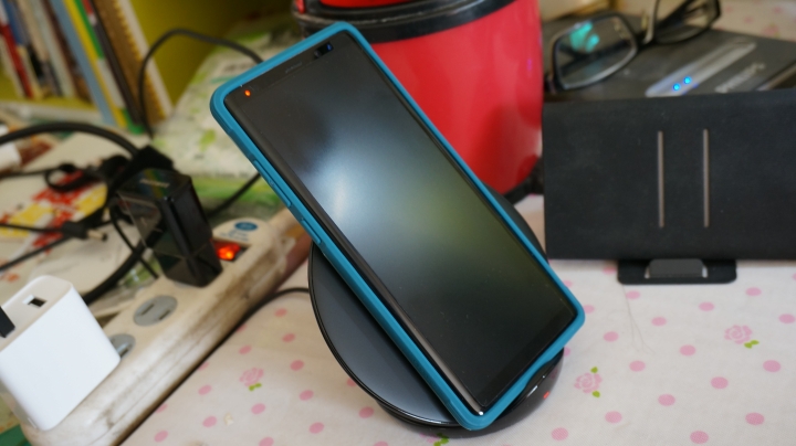 三星無線充電盤開箱(EP-N5100)
