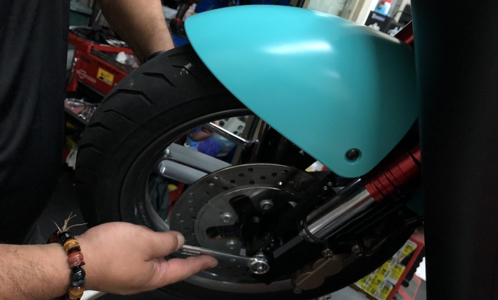 我的 gogoro S2 變裝日誌:烤漆、包膜、水轉印?大亂鬥!