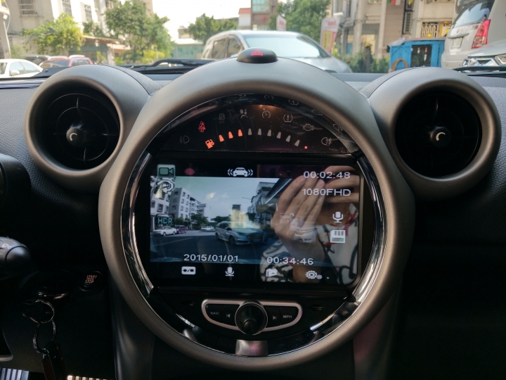 開箱- MINI 2011 Countryman 專用安卓機