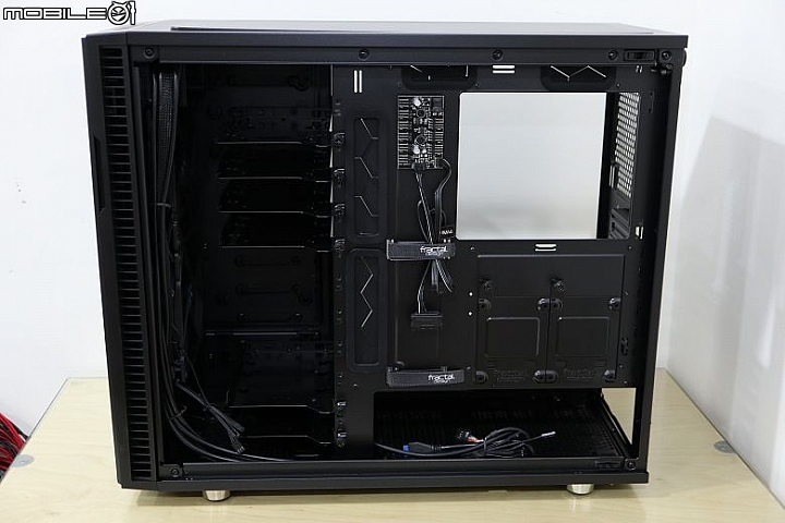 質感美型 Fractal Design R6 Black TG 靜音機殼王者開箱