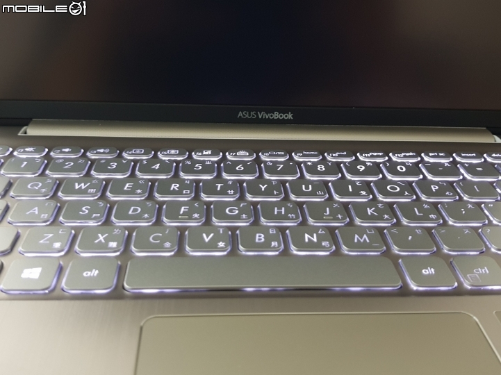 (開箱) 13吋螢幕塞11吋機身ASUS VivoBook S330UN 閃漾金