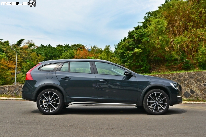 【AJ今天不開箱】來聊聊VOLVO給我的感覺吧-V60 CC