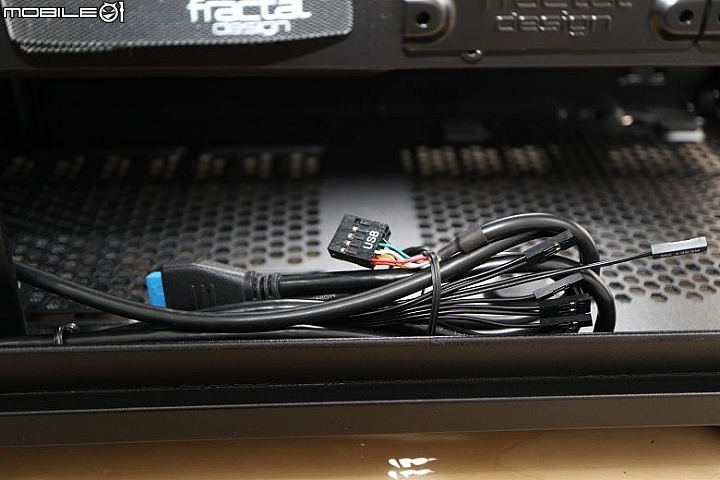 質感美型 Fractal Design R6 Black TG 靜音機殼王者開箱