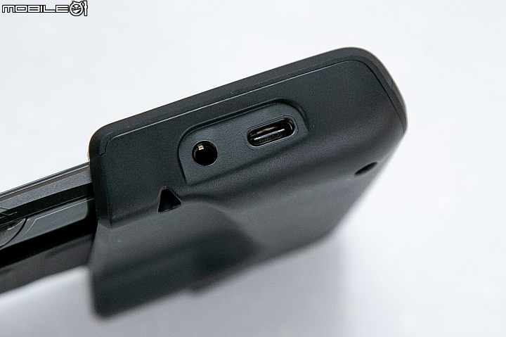 跳脱行動電競思維!華碩ROG Phone全套配件體驗