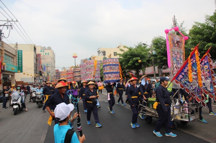 「一生中一定要參與一次的台灣傳統文化祭典」戊戌正科東港迎王騎記