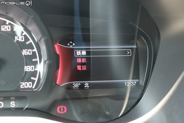 不管是柏油路或是石頭路,只要有FORD RANGER 就都是好路