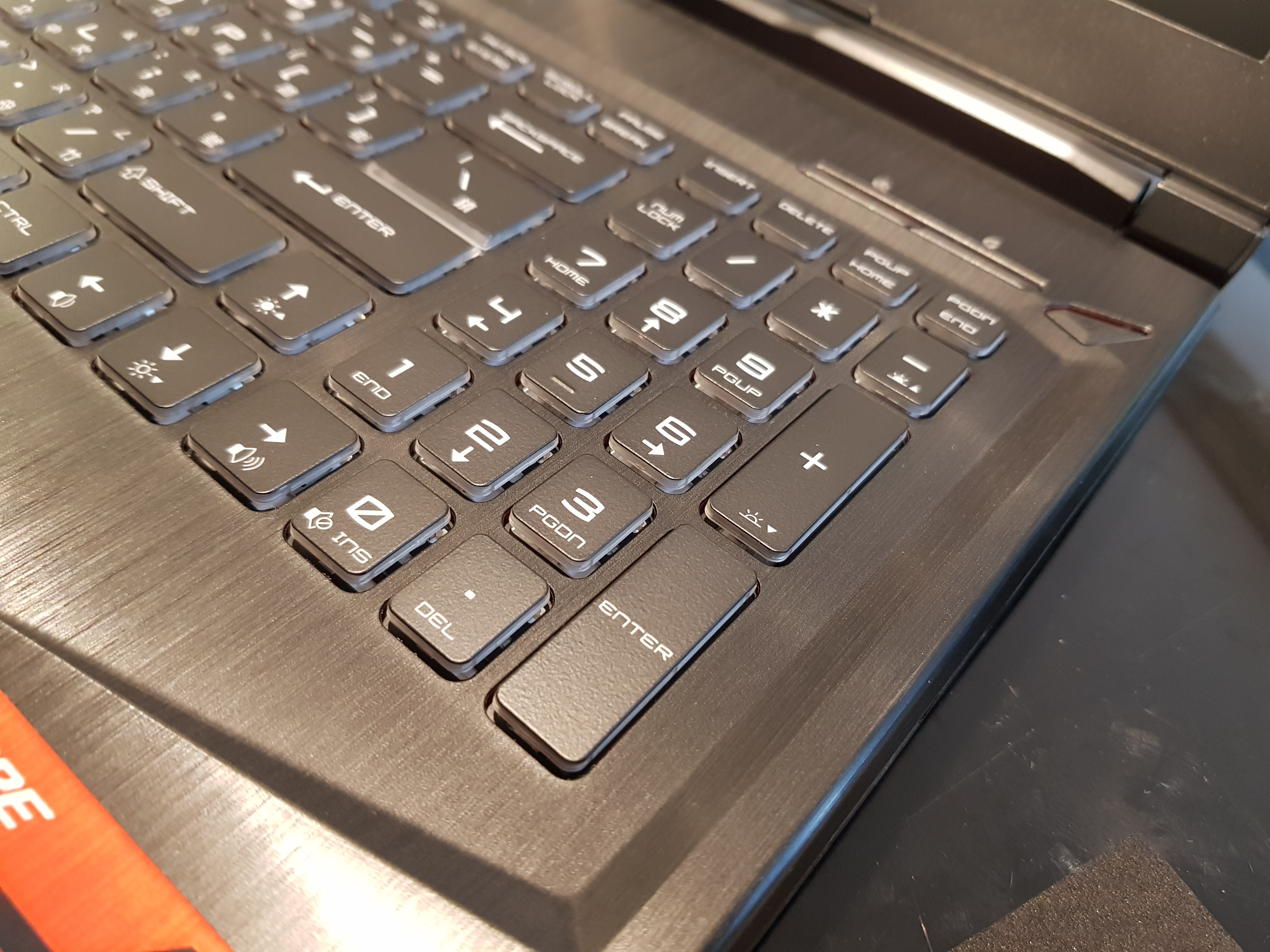 【小宅開箱】【閒聊】MSI GP63-8RE 平價-也能成為電競的一席