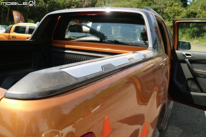 不管是柏油路或是石頭路,只要有FORD RANGER 就都是好路