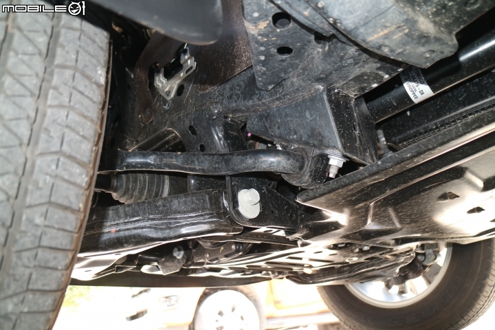 不管是柏油路或是石頭路,只要有FORD RANGER 就都是好路