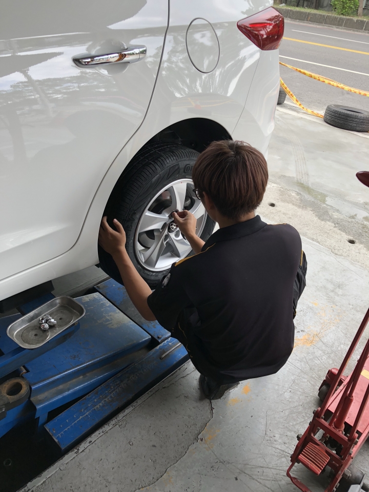 有比較才知差異,Super Elantra 試用 Continental 德國馬牌輪胎 ComfortContact CC6 心得分享!