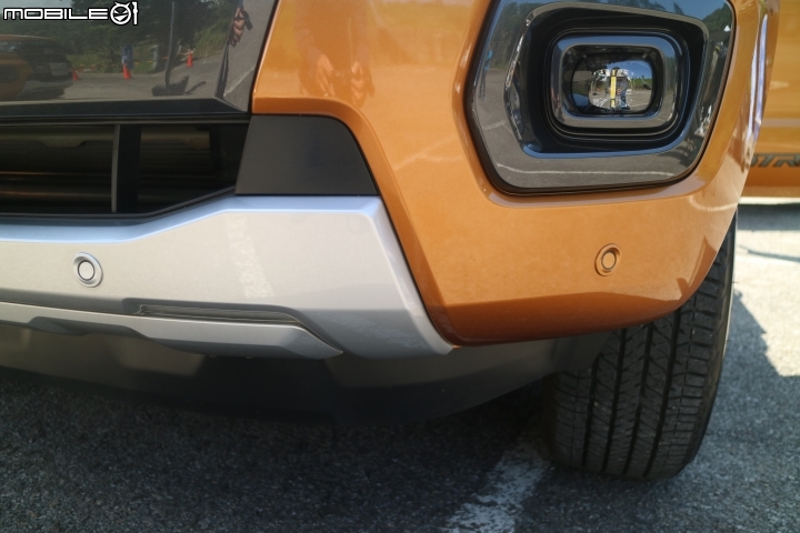 不管是柏油路或是石頭路,只要有FORD RANGER 就都是好路