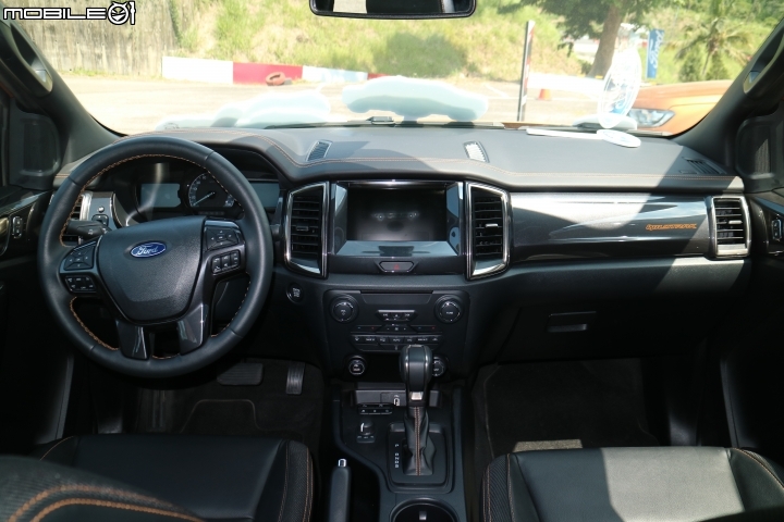 不管是柏油路或是石頭路,只要有FORD RANGER 就都是好路