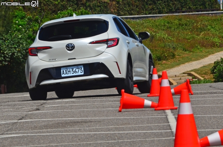 進口中型掀背車誰與爭鋒!Auris/Mazda3/Golf/Ioniq集體評比與330公里油耗實測
