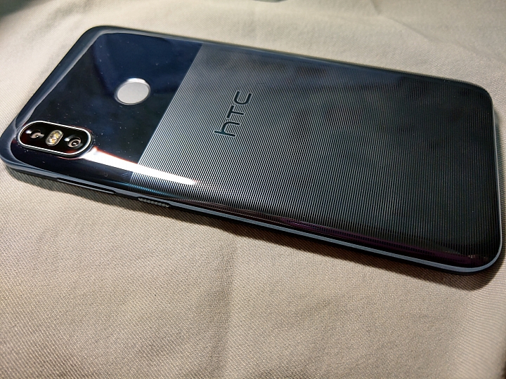 質感美機 HTC U12 life (藍色開箱!)