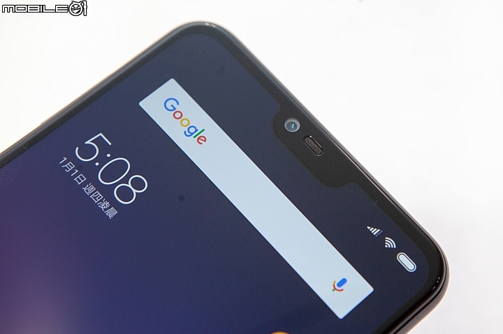 小米 8 Lite 前鏡頭具備 2,400 萬畫素 SONY IMX576 4 in 1 1.8um 單位畫素,算是目前小米前置相機中畫素最高的。 小米 8 Lite 前鏡頭具備 2,400 萬畫素 SONY IMX576 4 in 1 1.8um 單位畫素,算是目前小米前置相機中畫素最高的。
