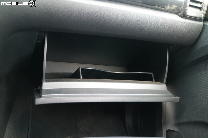 不管是柏油路或是石頭路,只要有FORD RANGER 就都是好路
