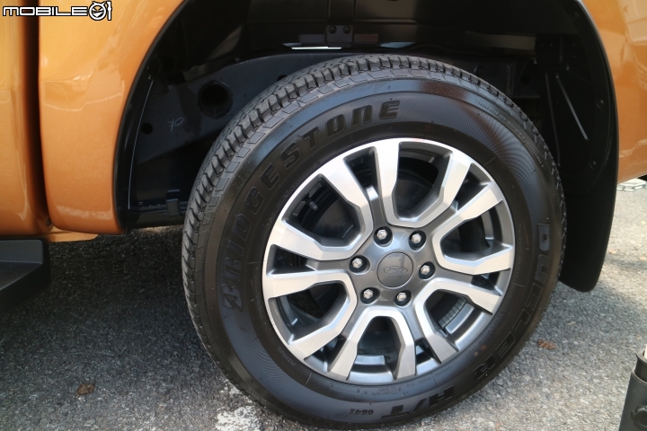 不管是柏油路或是石頭路,只要有FORD RANGER 就都是好路