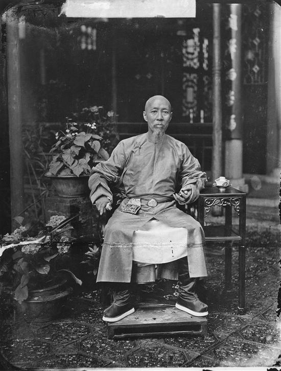 這才是清朝官員真實形象:圖3是收復新疆左宗棠,圖9是大貪官和珅