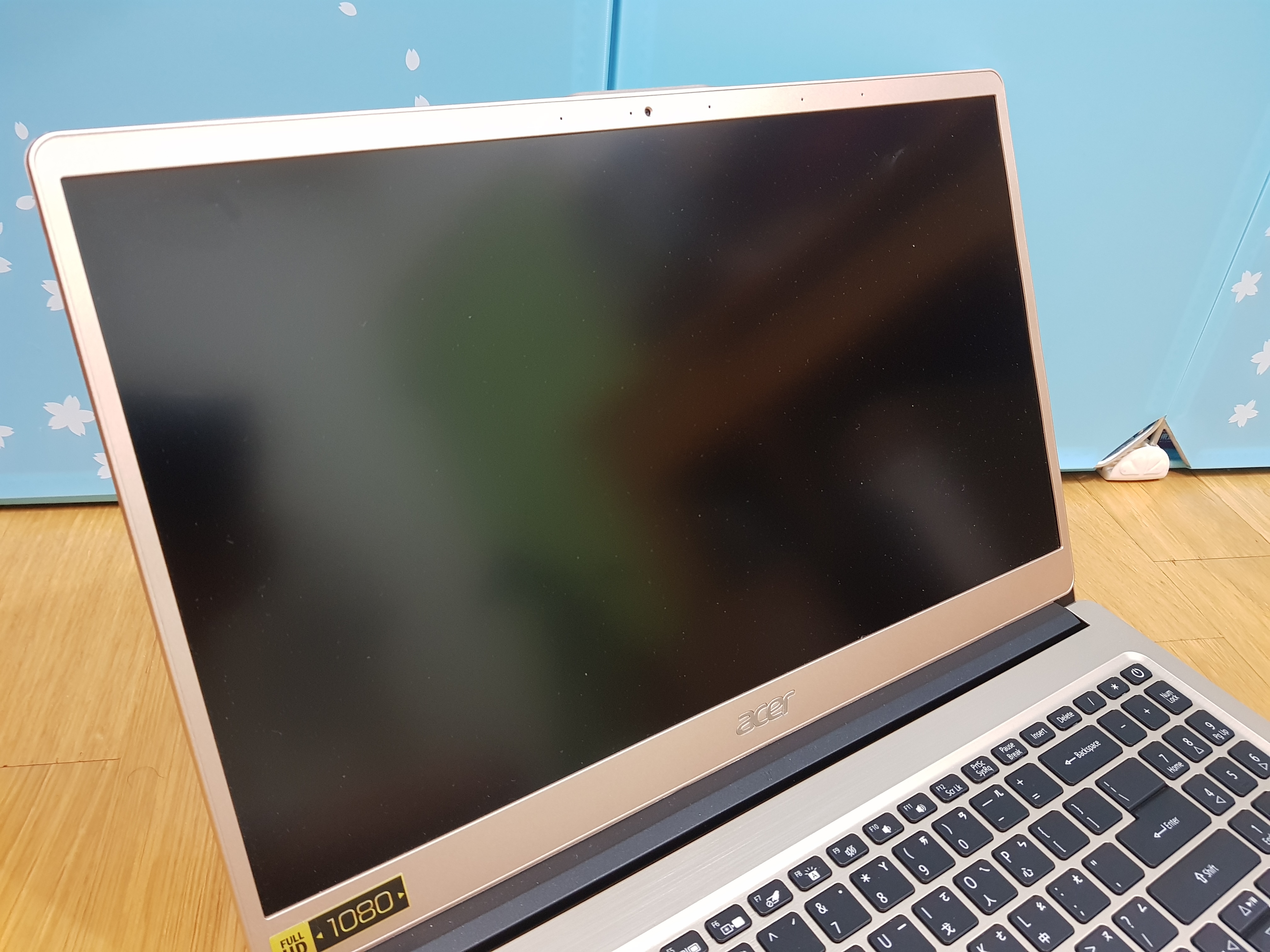 【小宅開箱】【閒聊】Acer Swift 3 SF315-52G 香檳金 現代化的隱形文書戰機