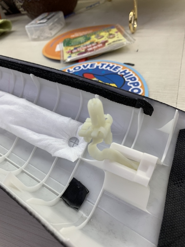 AURIS 專用倒車視訊鏡頭及行車記錄器拉線(DIY施工參考)