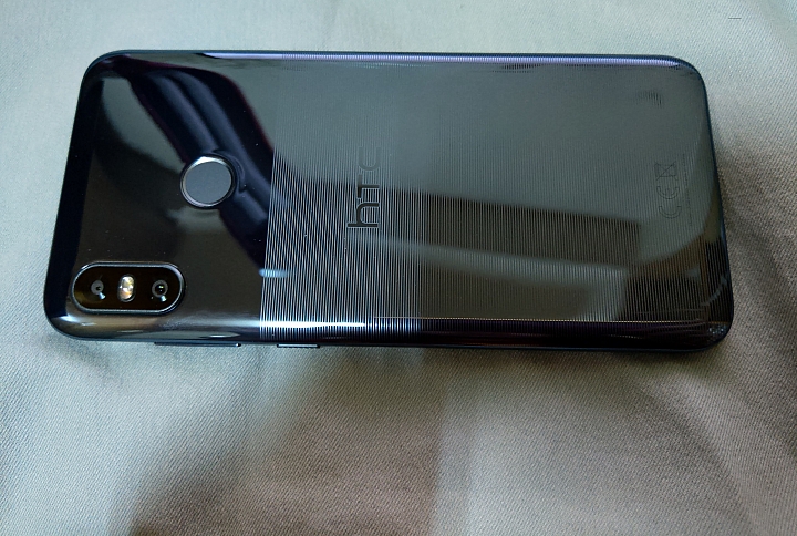 質感美機 HTC U12 life (藍色開箱!)