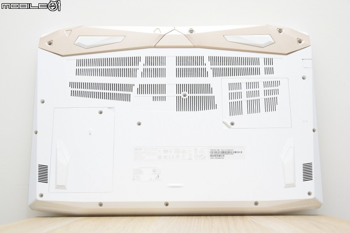 變種太陽神 Helios 300 白色特仕版