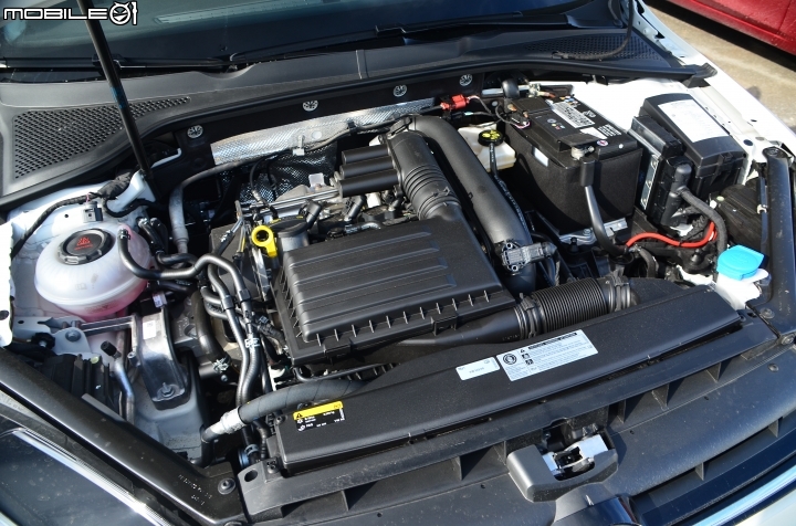 進口中型掀背車誰與爭鋒!Auris/Mazda3/Golf/Ioniq集體評比與330公里油耗實測
