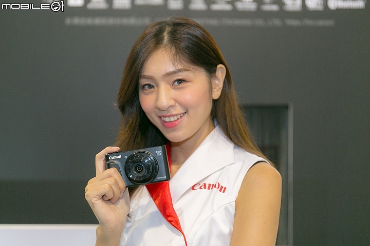 Canon 輕巧的 SX740 HS 也有在現場進行展示。 Canon 輕巧的 SX740 HS 也有在現場進行展示。