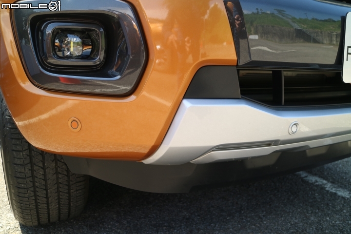 不管是柏油路或是石頭路,只要有FORD RANGER 就都是好路