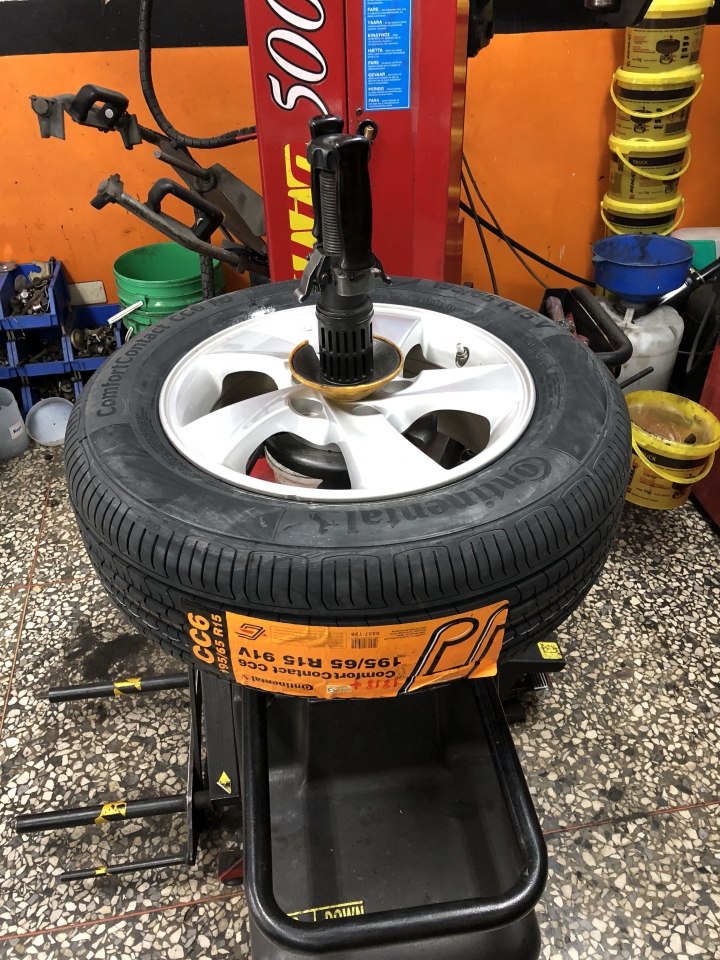 有比較才知差異,Super Elantra 試用 Continental 德國馬牌輪胎 ComfortContact CC6 心得分享!