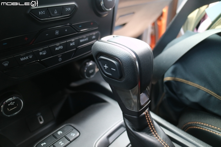 不管是柏油路或是石頭路,只要有FORD RANGER 就都是好路