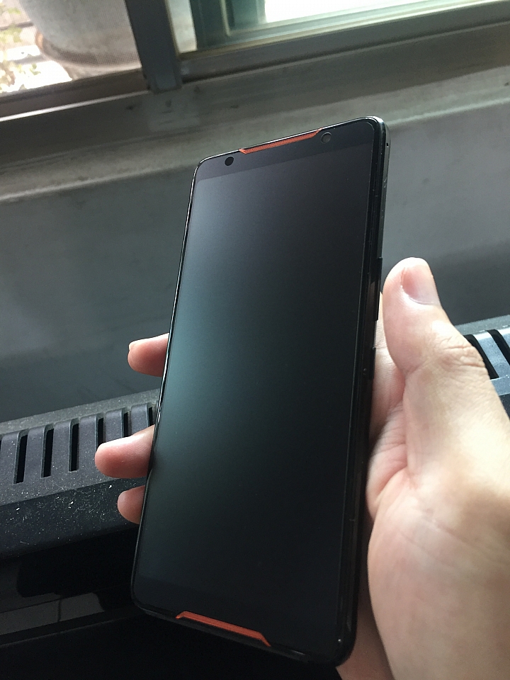 ROG Phone 背貼.保護貼分享
