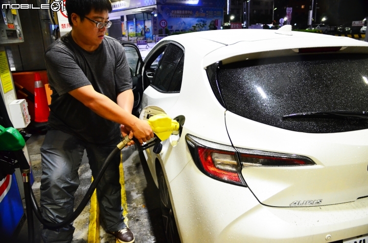 進口中型掀背車誰與爭鋒!Auris/Mazda3/Golf/Ioniq集體評比與330公里油耗實測