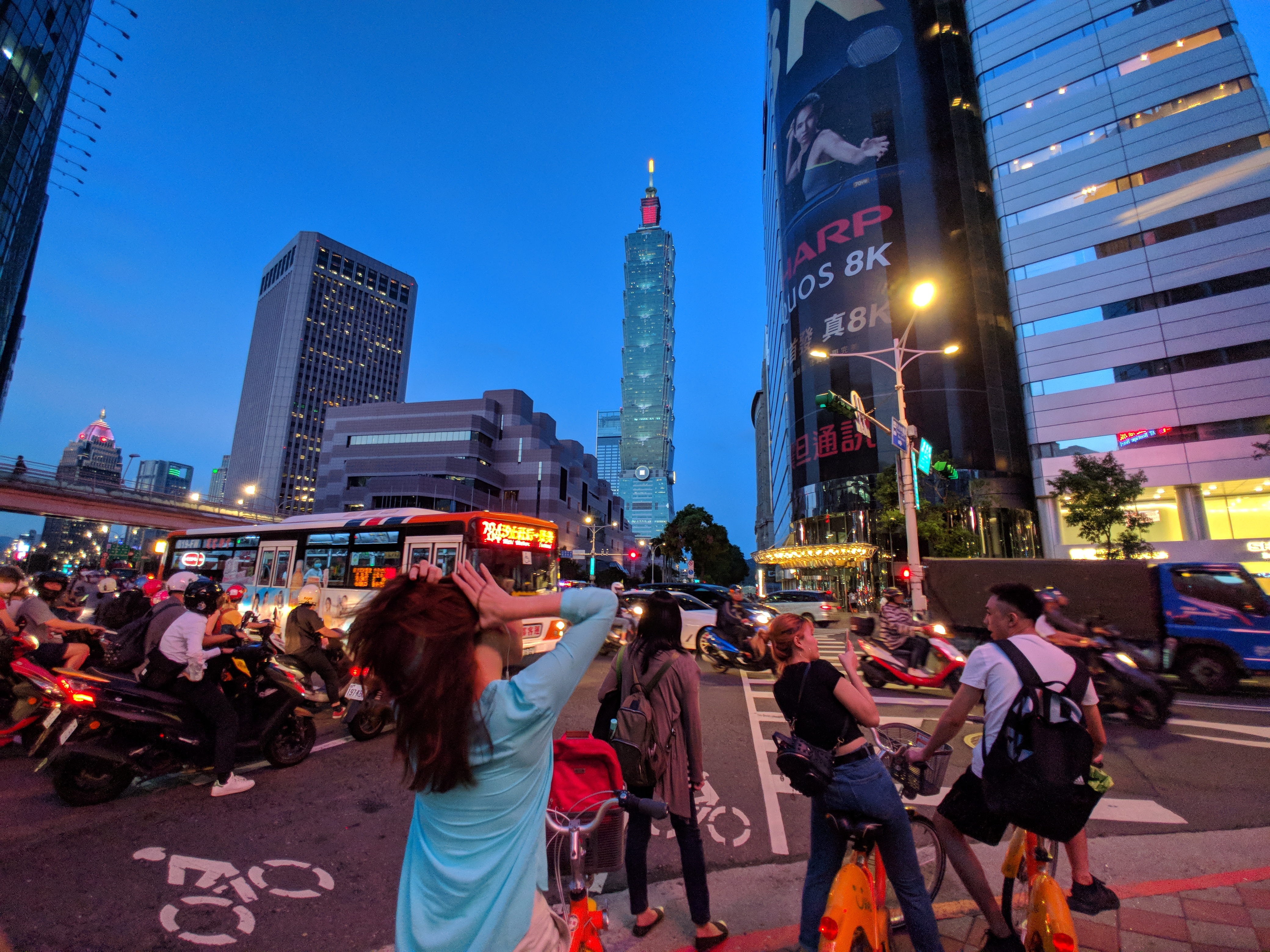 請問Zenfone5Z支援之Google HDR+相機?